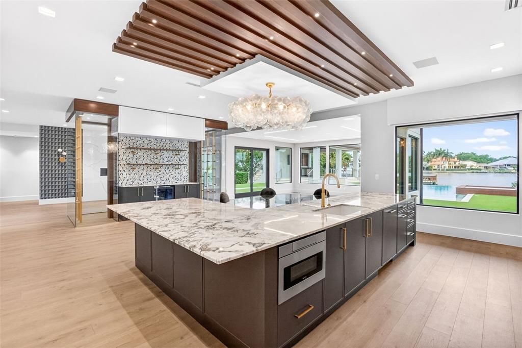 For Sale: $5,895,000 (4 beds, 4 baths, 5310 Square Feet)