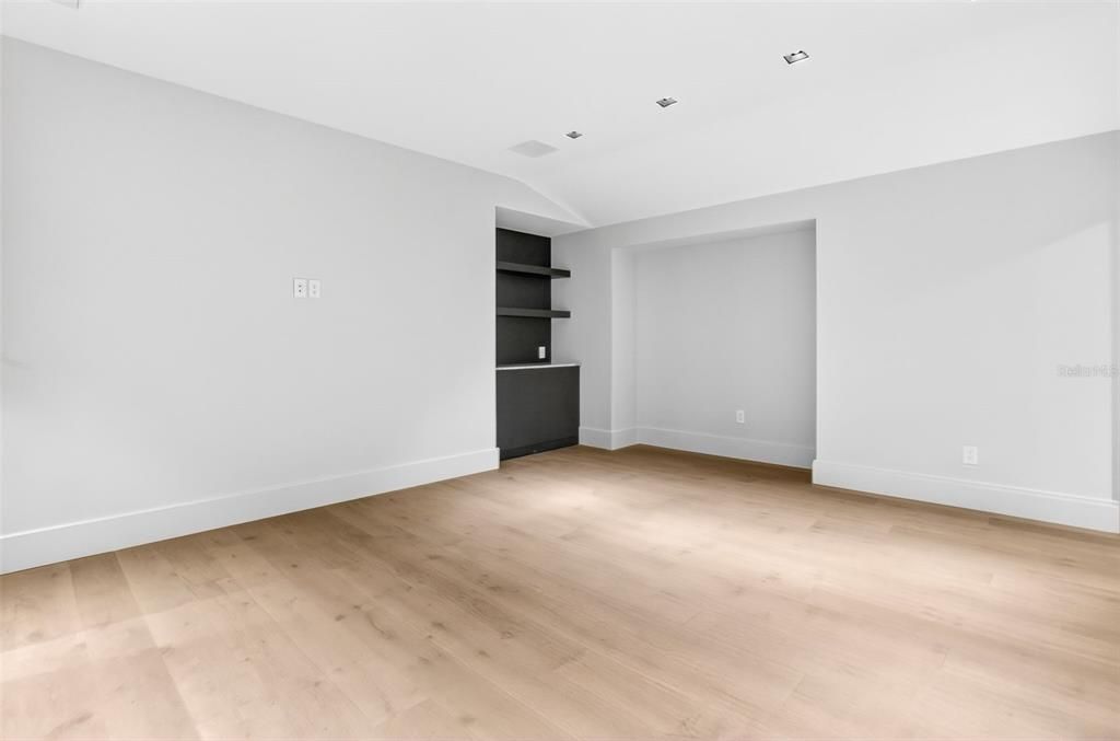 For Sale: $5,895,000 (4 beds, 4 baths, 5310 Square Feet)