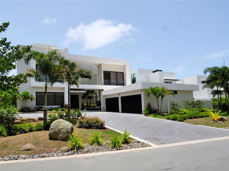 For Sale: $11,500,000 (6 beds, 6 baths, 8300 Square Feet)