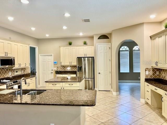 En Venta: $810,220 (5 camas, 3 baños, 3019 Pies cuadrados)