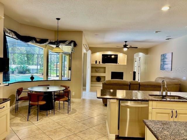 En Venta: $810,220 (5 camas, 3 baños, 3019 Pies cuadrados)