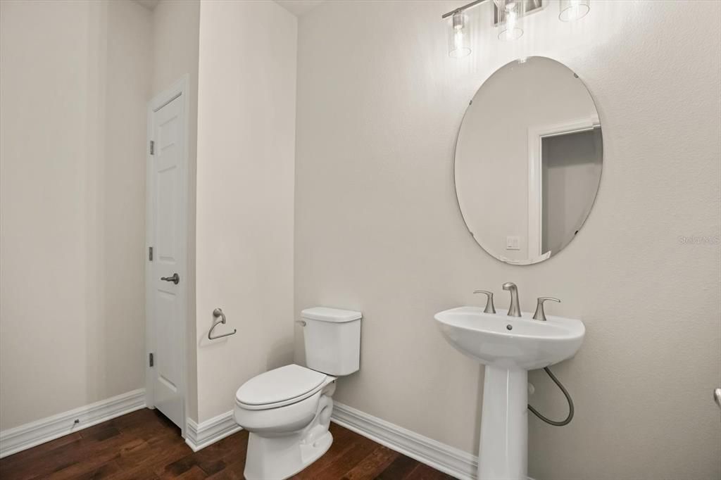 For Sale: $1,799,000 (6 beds, 6 baths, 4355 Square Feet)