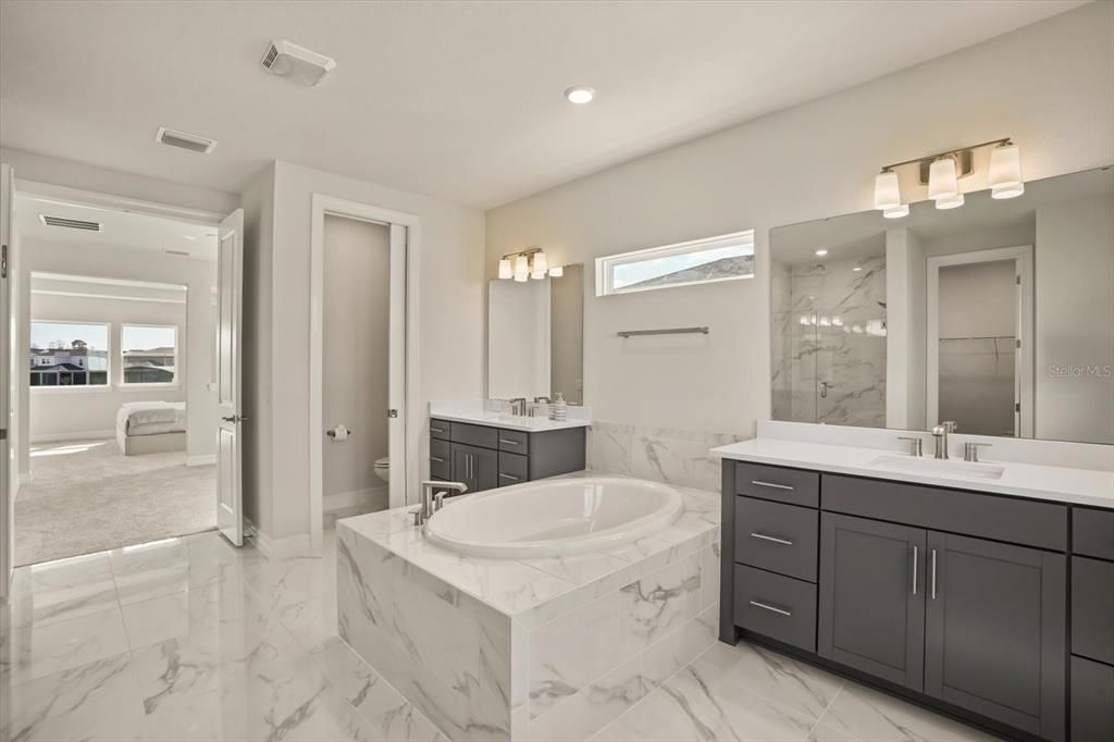 For Sale: $1,799,000 (6 beds, 6 baths, 4355 Square Feet)
