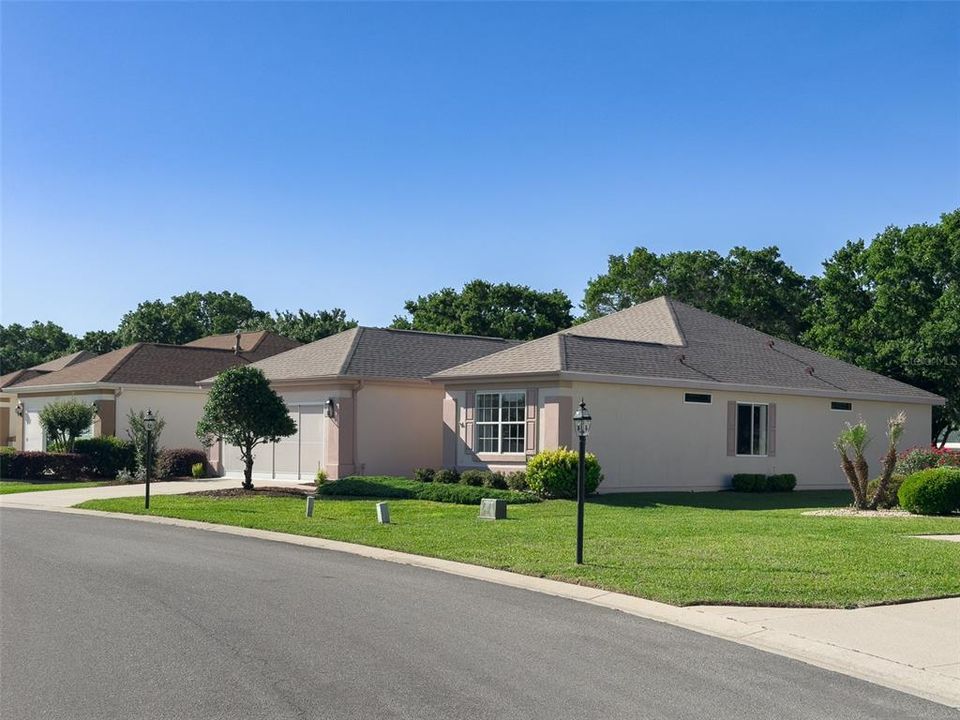 For Sale: $334,900 (2 beds, 2 baths, 1613 Square Feet)