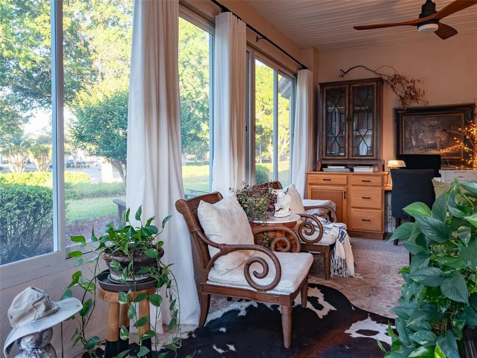 For Sale: $334,900 (2 beds, 2 baths, 1613 Square Feet)