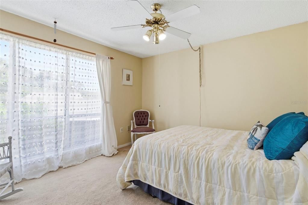Под контрактом: $125,000 (1 спален, 1 ванн, 615 Квадратных фут)