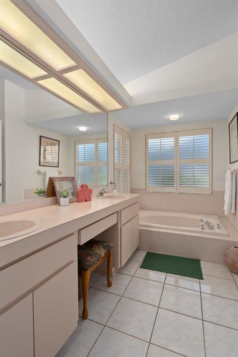 Active With Contract: $399,000 (3 beds, 2 baths, 1903 Square Feet)