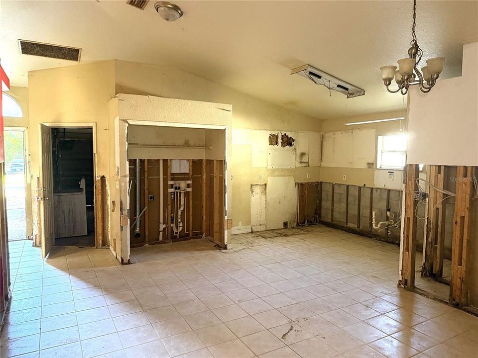 На продажу: $154,900 (3 спален, 2 ванн, 1559 Квадратных фут)