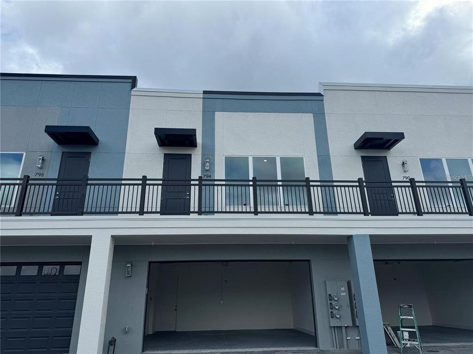For Rent: $1,500 (1 beds, 1 baths, 484 Square Feet)