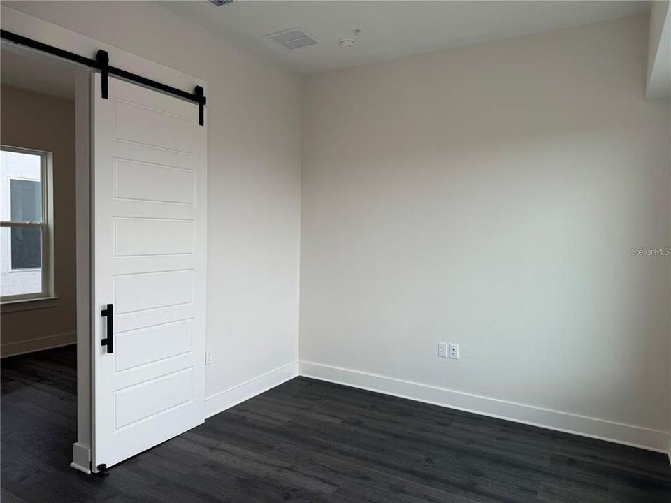 For Rent: $1,500 (1 beds, 1 baths, 484 Square Feet)