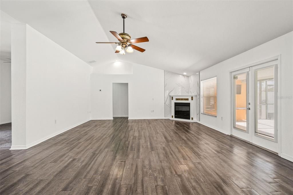 For Sale: $465,000 (4 beds, 2 baths, 2624 Square Feet)