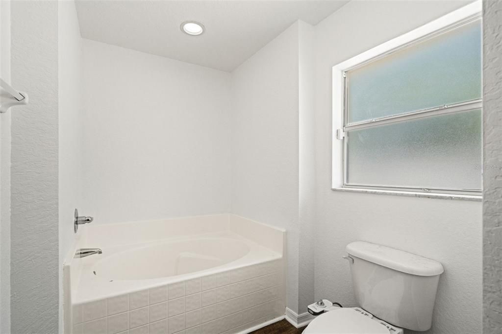 For Sale: $465,000 (4 beds, 2 baths, 2624 Square Feet)