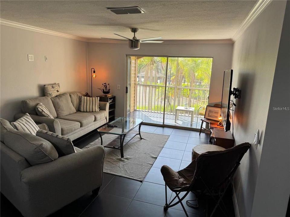 En Venta: $250,000 (3 camas, 2 baños, 1180 Pies cuadrados)