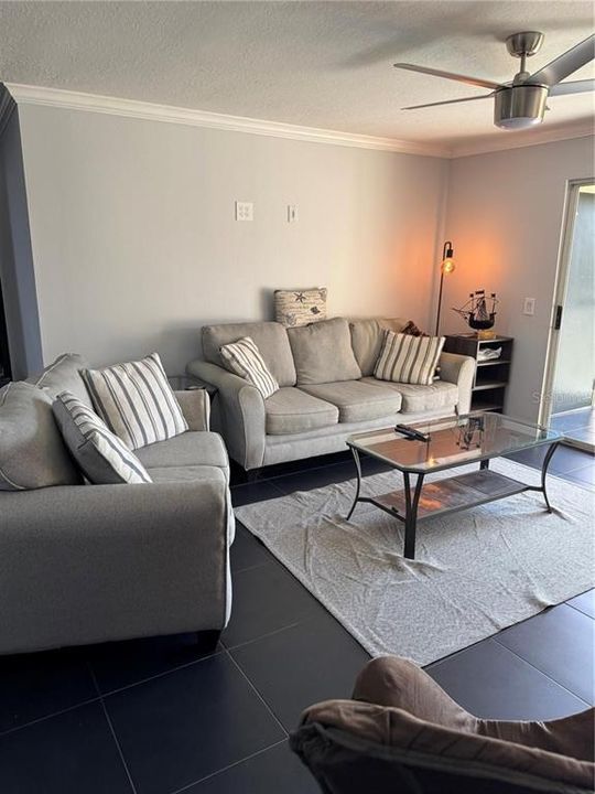En Venta: $250,000 (3 camas, 2 baños, 1180 Pies cuadrados)
