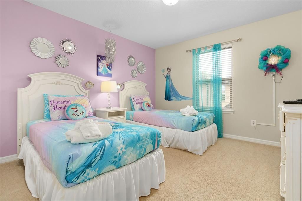 Под контрактом: $520,000 (7 спален, 5 ванн, 3314 Квадратных фут)