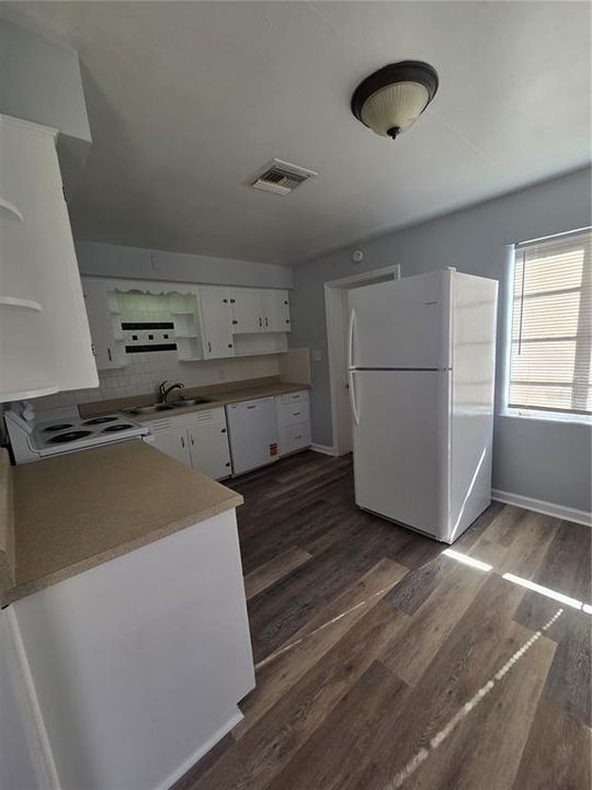 В аренду: $1,900 (3 спален, 2 ванн, 1200 Квадратных фут)