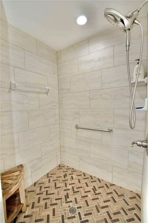 Activo con contrato: $439,900 (3 camas, 2 baños, 1513 Pies cuadrados)