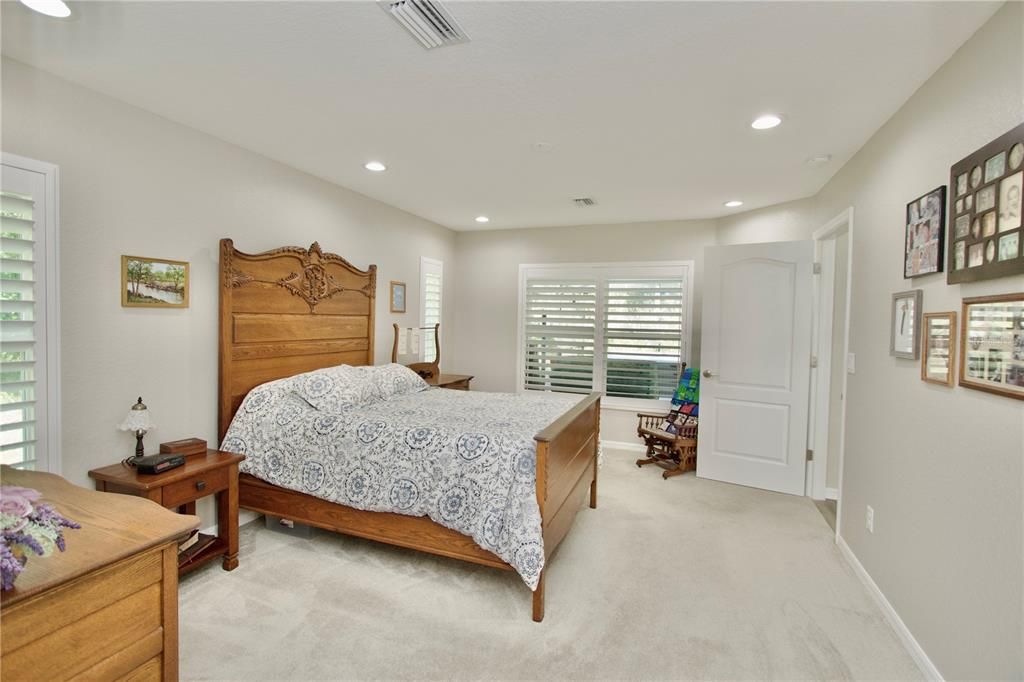 Activo con contrato: $439,900 (3 camas, 2 baños, 1513 Pies cuadrados)