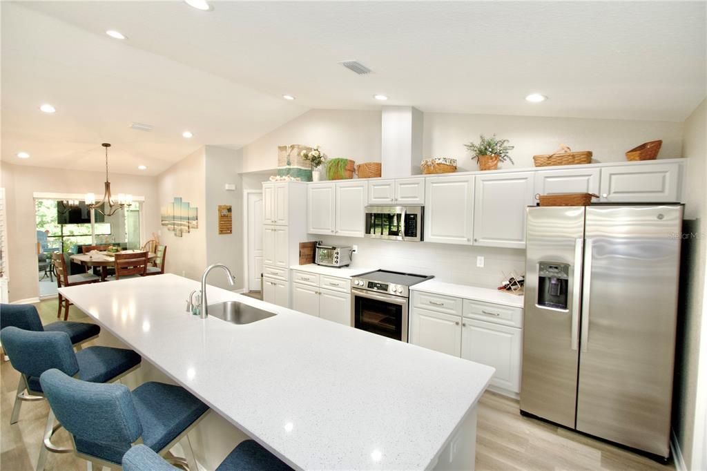 Activo con contrato: $439,900 (3 camas, 2 baños, 1513 Pies cuadrados)