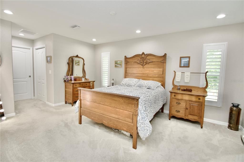 Activo con contrato: $439,900 (3 camas, 2 baños, 1513 Pies cuadrados)
