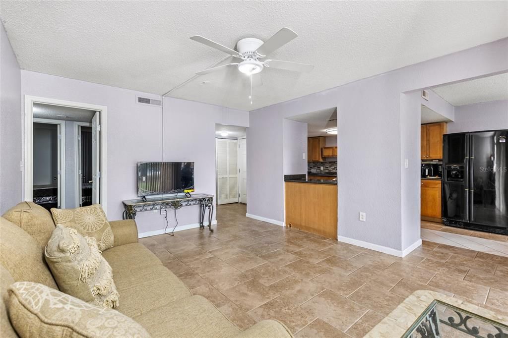 For Rent: $1,650 (3 beds, 2 baths, 1278 Square Feet)