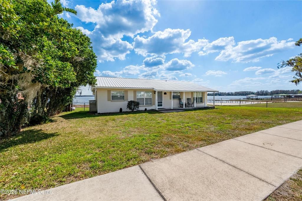 For Sale: $499,900 (3 beds, 2 baths, 1248 Square Feet)