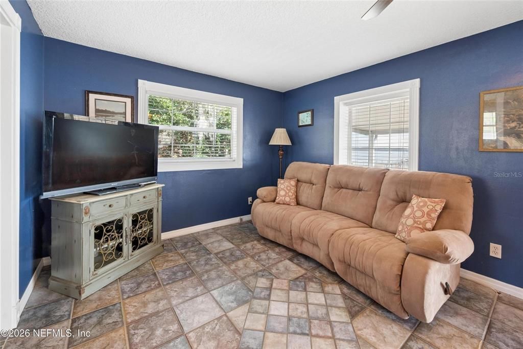 For Sale: $499,900 (3 beds, 2 baths, 1248 Square Feet)