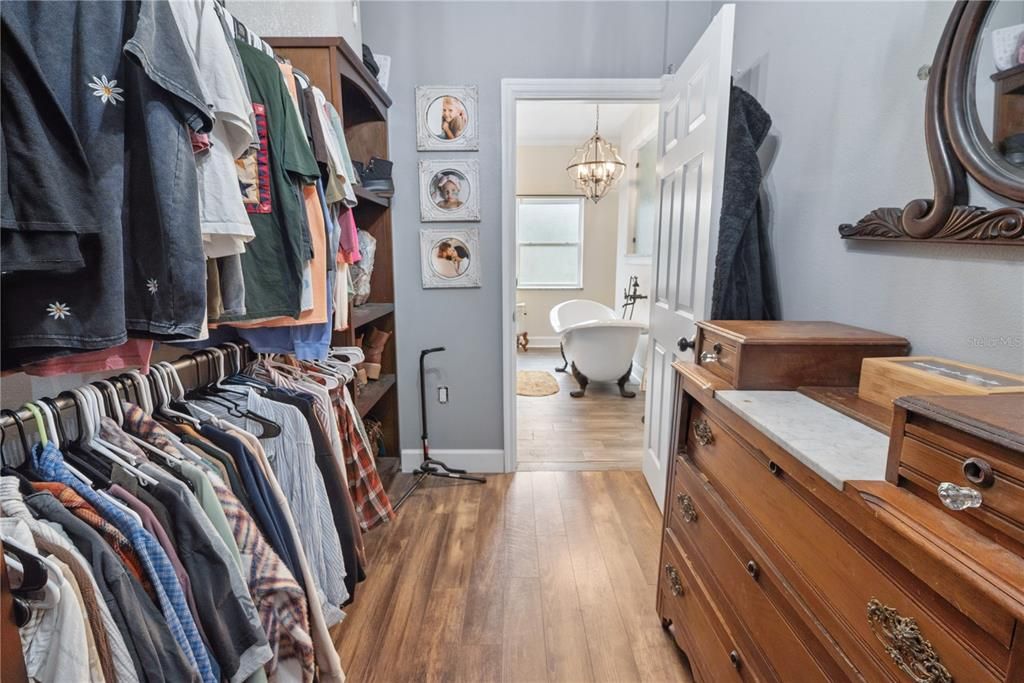For Sale: $409,000 (4 beds, 2 baths, 2313 Square Feet)