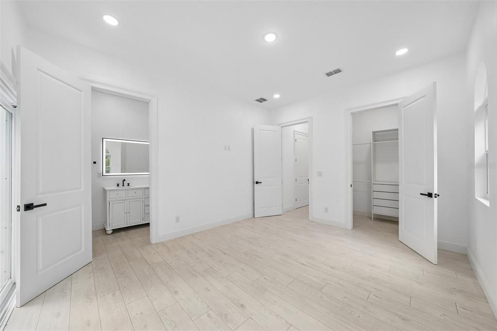 На продажу: $899,900 (4 спален, 2 ванн, 2098 Квадратных фут)