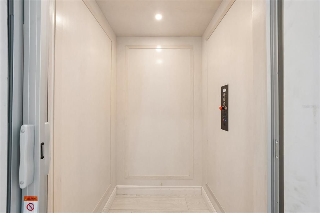 На продажу: $899,900 (4 спален, 2 ванн, 2098 Квадратных фут)