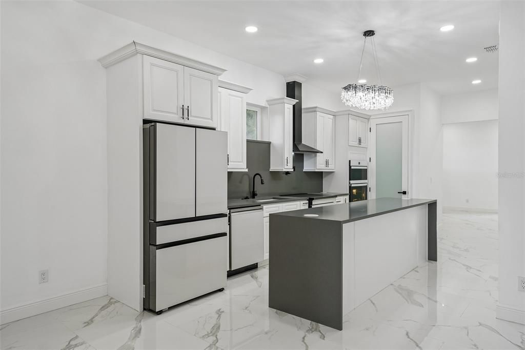 На продажу: $899,900 (4 спален, 2 ванн, 2098 Квадратных фут)