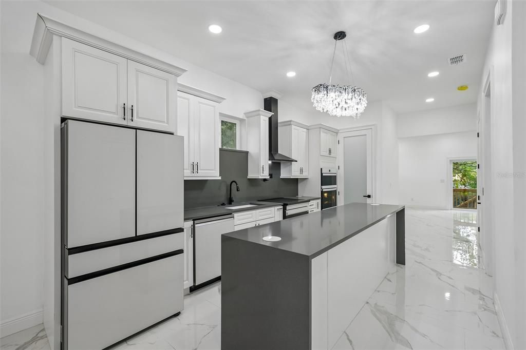 На продажу: $899,900 (4 спален, 2 ванн, 2098 Квадратных фут)