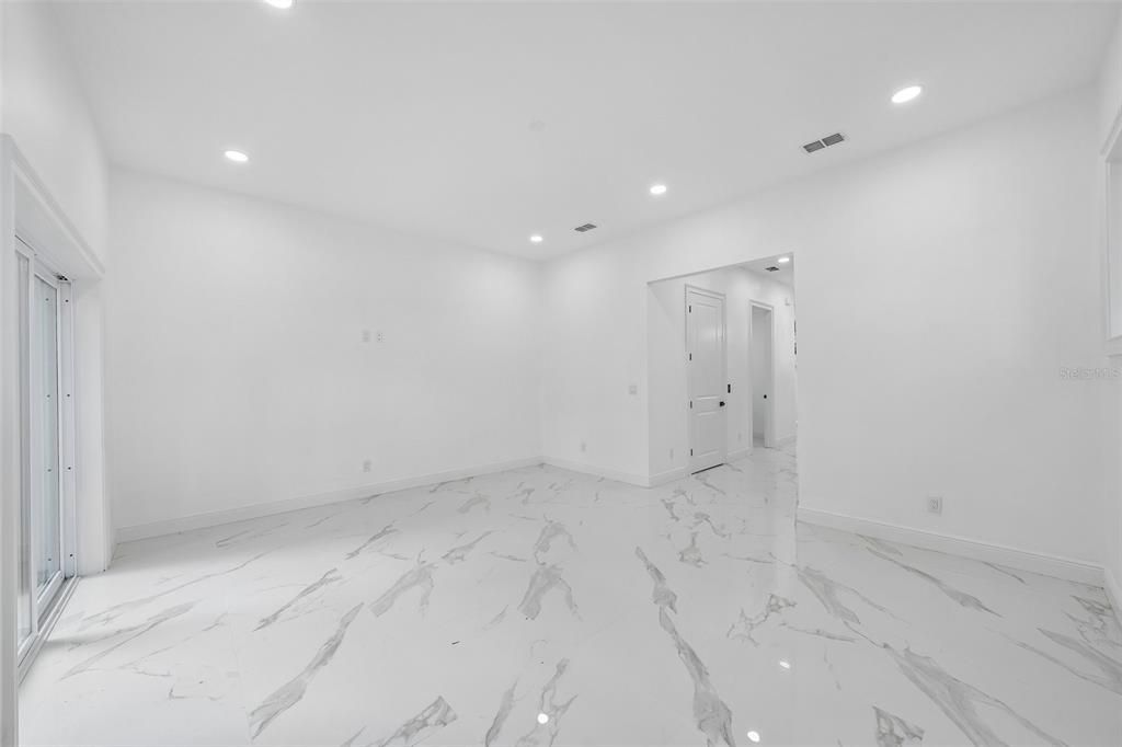 На продажу: $899,900 (4 спален, 2 ванн, 2098 Квадратных фут)
