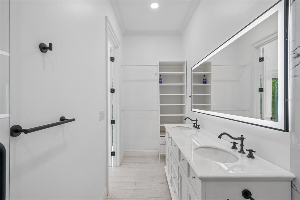 На продажу: $899,900 (4 спален, 2 ванн, 2098 Квадратных фут)