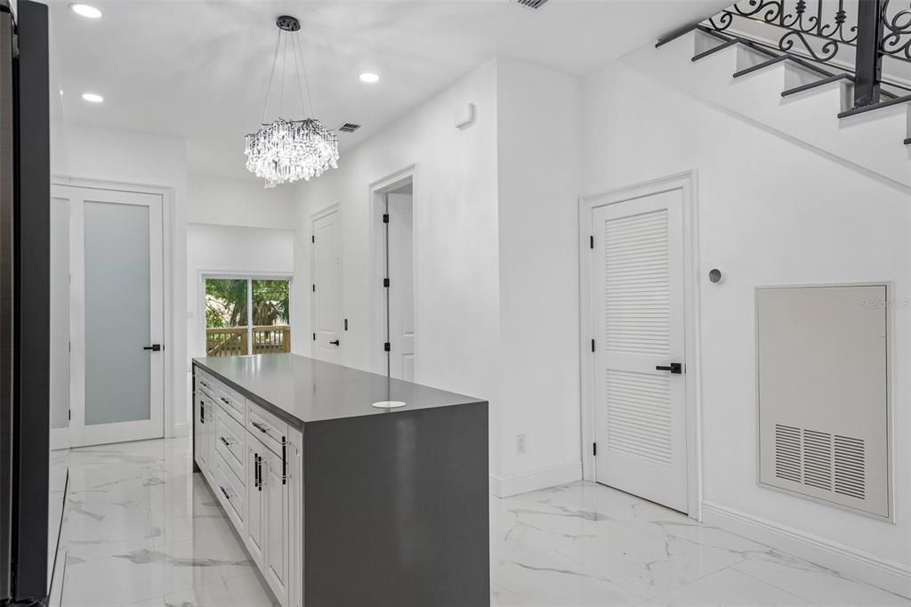 На продажу: $899,900 (4 спален, 2 ванн, 2098 Квадратных фут)