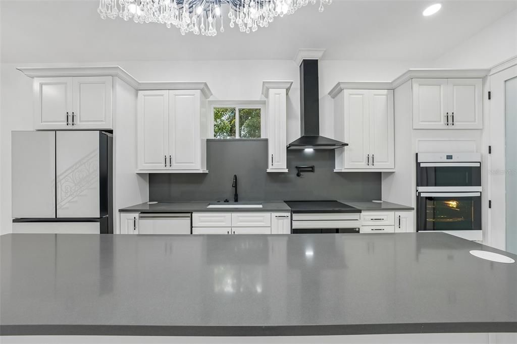 На продажу: $899,900 (4 спален, 2 ванн, 2098 Квадратных фут)