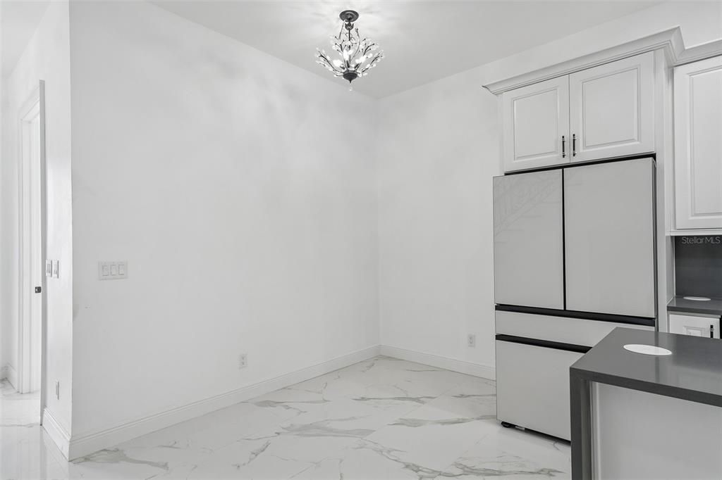 На продажу: $899,900 (4 спален, 2 ванн, 2098 Квадратных фут)