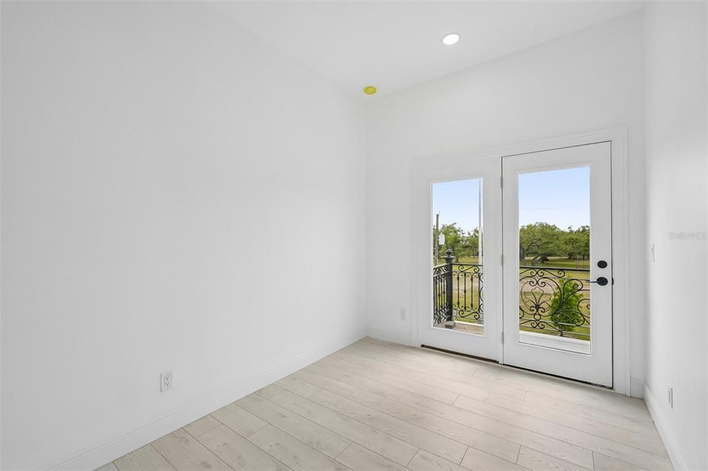 На продажу: $899,900 (4 спален, 2 ванн, 2098 Квадратных фут)