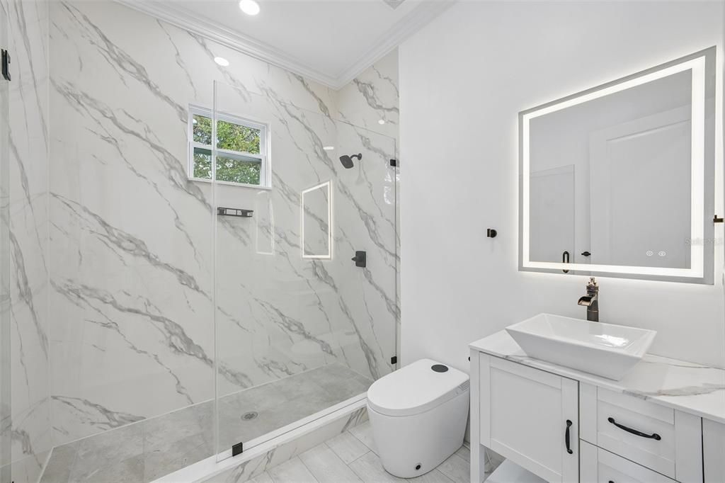 На продажу: $899,900 (4 спален, 2 ванн, 2098 Квадратных фут)