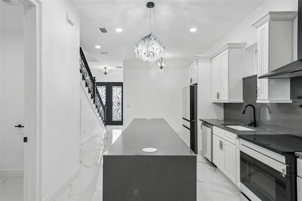 На продажу: $899,900 (4 спален, 2 ванн, 2098 Квадратных фут)