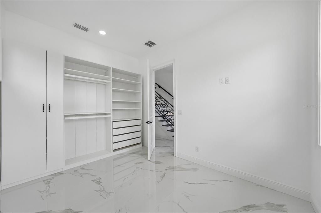 На продажу: $899,900 (4 спален, 2 ванн, 2098 Квадратных фут)