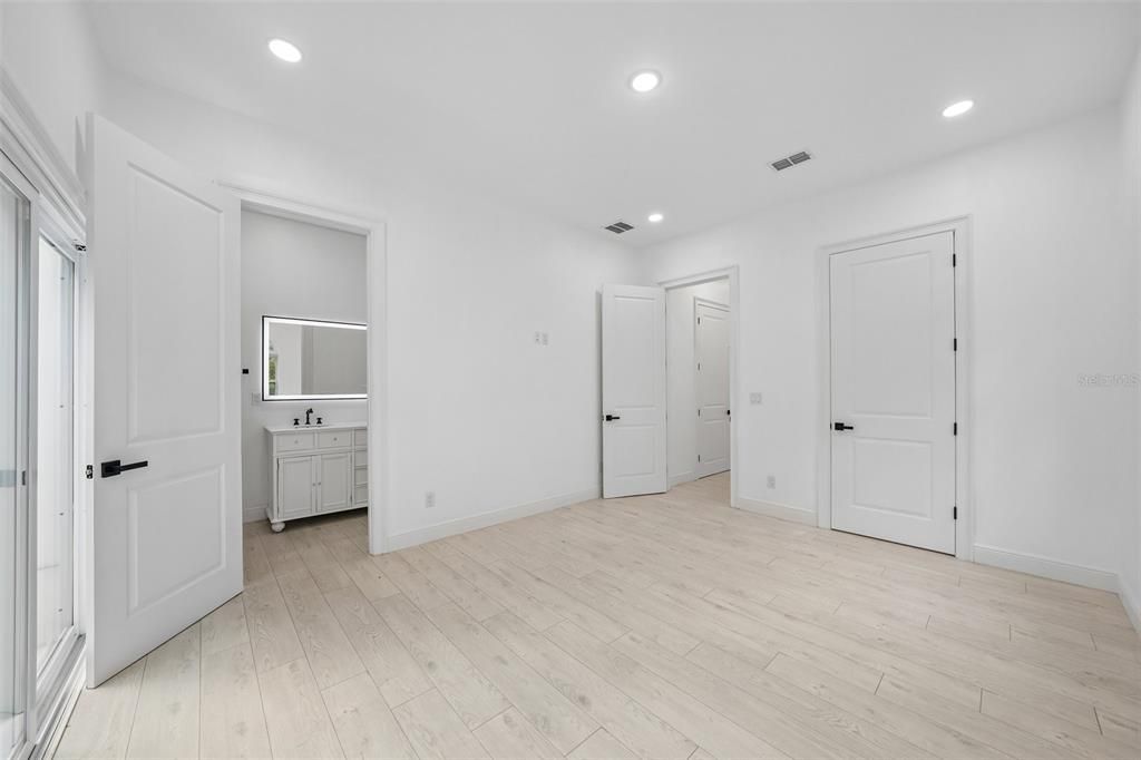 На продажу: $899,900 (4 спален, 2 ванн, 2098 Квадратных фут)