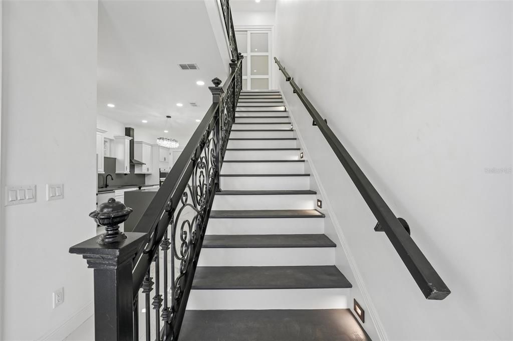 На продажу: $899,900 (4 спален, 2 ванн, 2098 Квадратных фут)