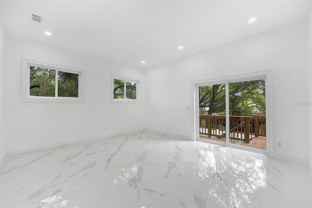 На продажу: $899,900 (4 спален, 2 ванн, 2098 Квадратных фут)