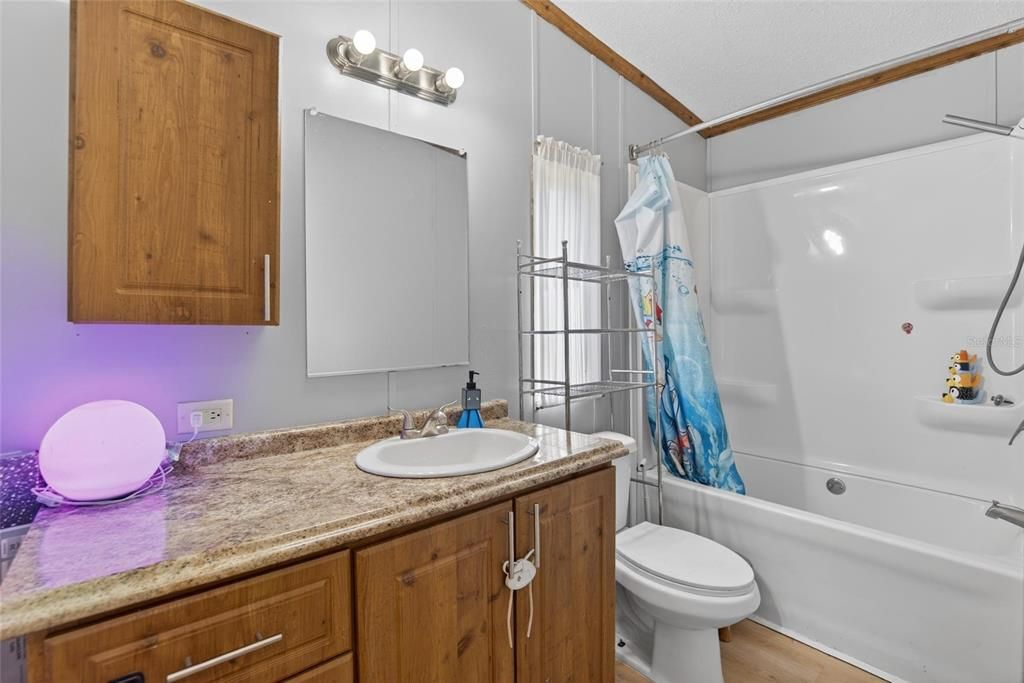 En Venta: $220,000 (3 camas, 2 baños, 1400 Pies cuadrados)