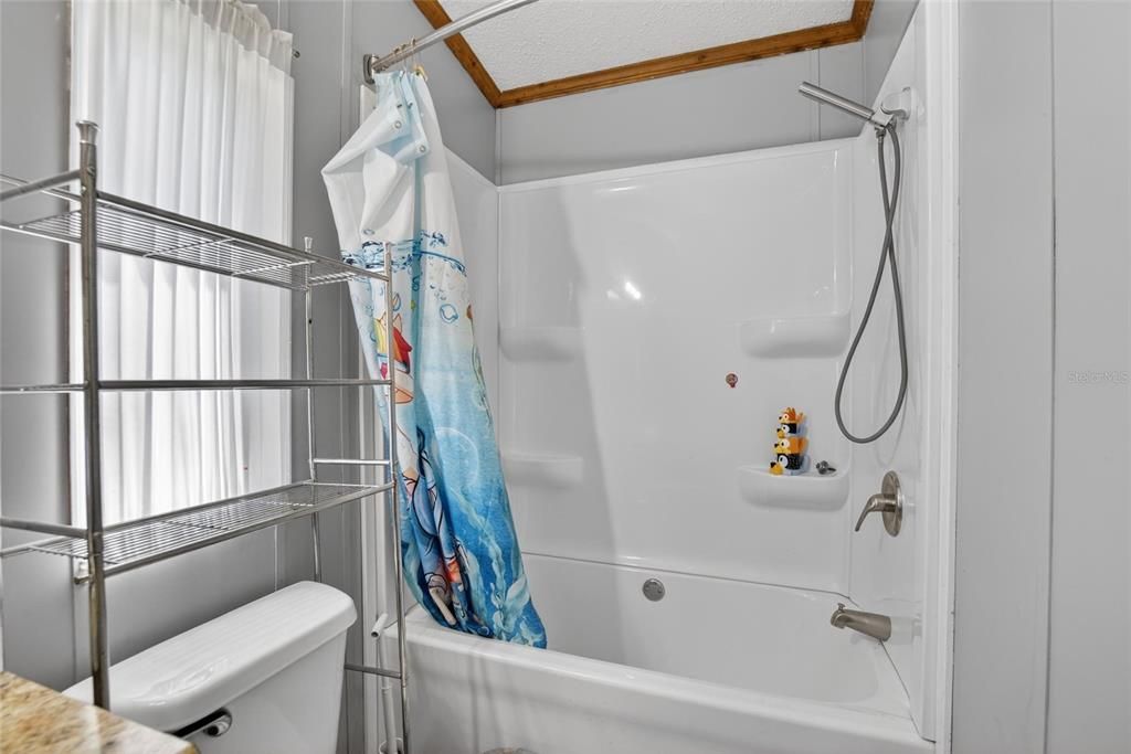 En Venta: $220,000 (3 camas, 2 baños, 1400 Pies cuadrados)