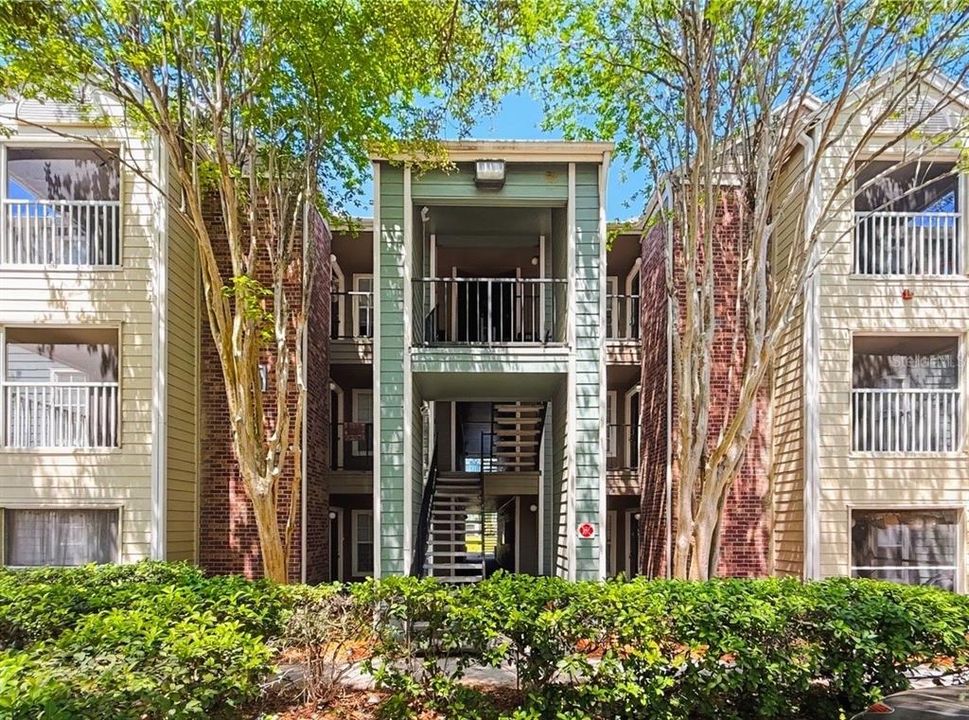 Active With Contract: $169,900 (2 beds, 2 baths, 874 Square Feet)