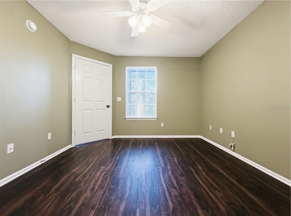 Active With Contract: $169,900 (2 beds, 2 baths, 874 Square Feet)