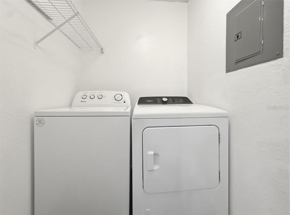 Active With Contract: $169,900 (2 beds, 2 baths, 874 Square Feet)