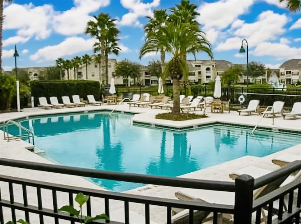 Active With Contract: $169,900 (2 beds, 2 baths, 874 Square Feet)